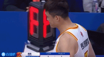 png电子平台啥也没干被驱逐！周鹏：为季后赛努力 今天又创造了个第一次🤷