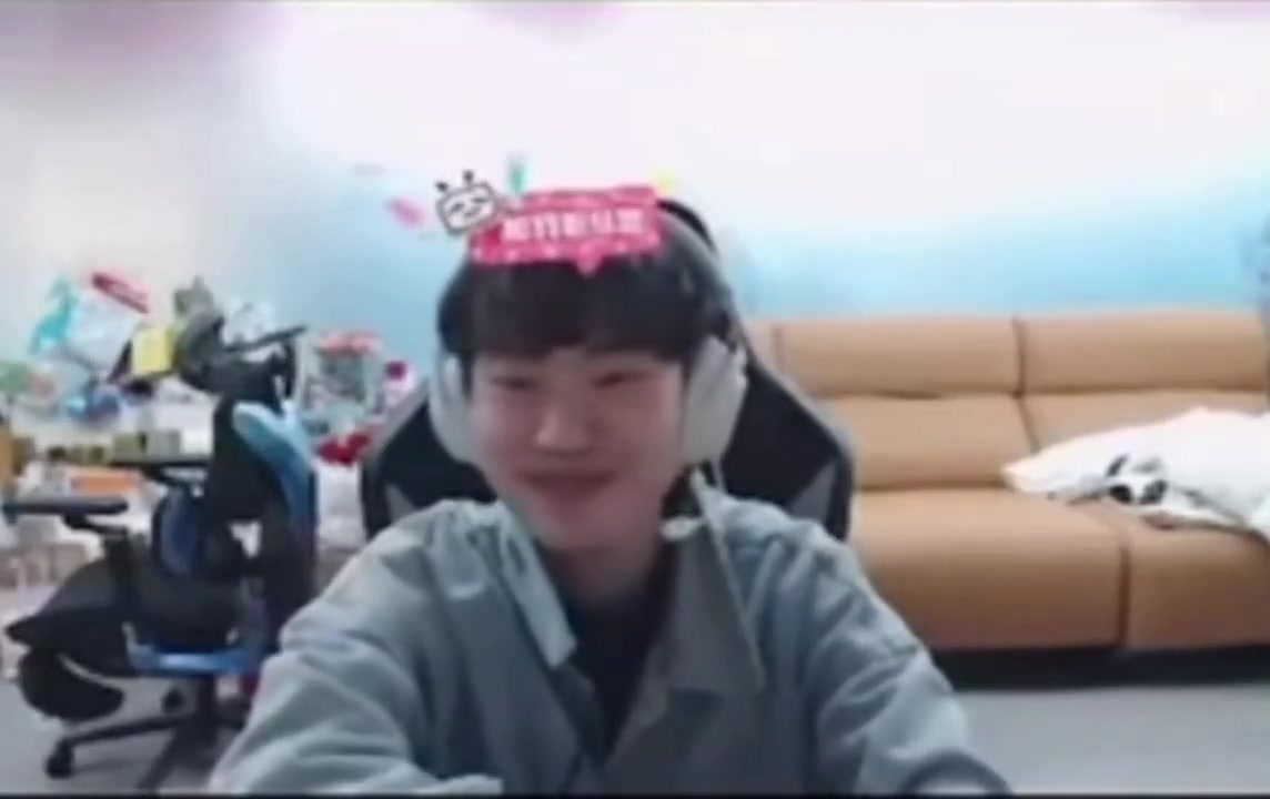 png电子网站讲点Bin道话🤣knight：喜欢天亮还是天黑 天亮能联想到很多事情