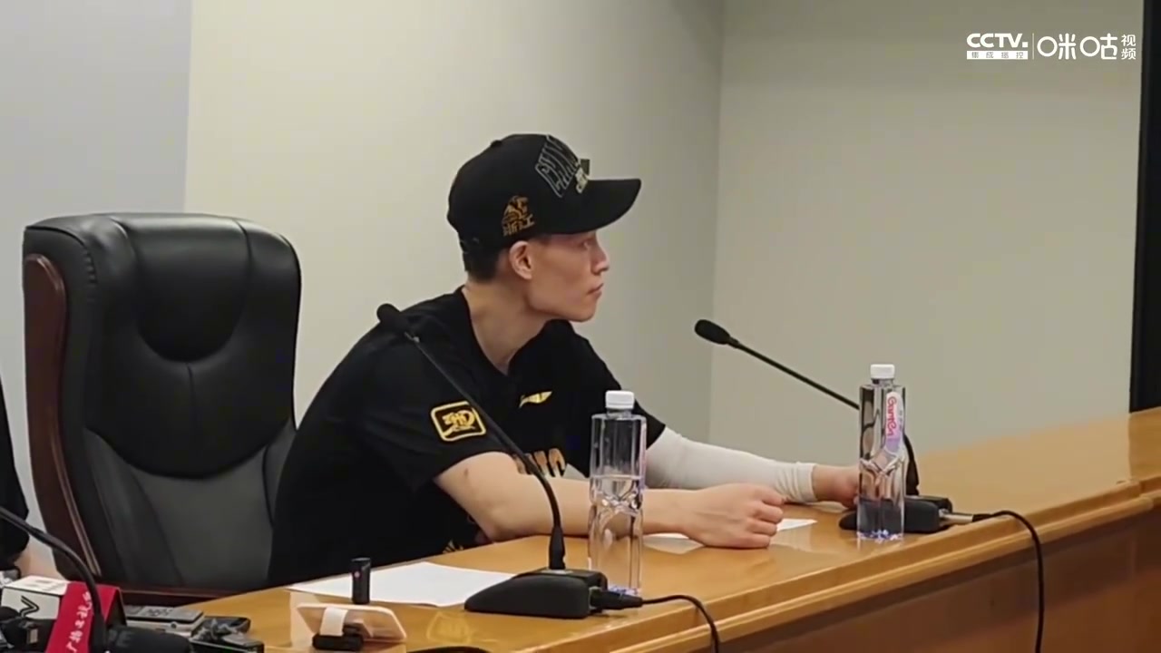 png电子网站林秉圣调侃:陈盈骏今晚可能不接我电话 望场上多切磋场下多交流